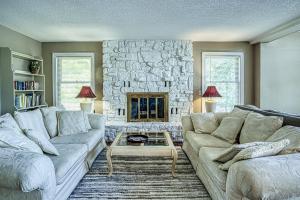 Χώρος καθιστικού στο 3 Alba Circle