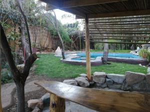 Bazén v ubytování Elquihostel nebo v jeho okolí