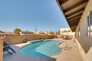Πισίνα στο ή κοντά στο 2 Mi to Lake Havasu Pet-Friendly Home