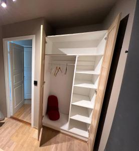 Φωτογραφία από το άλμπουμ του Entire flat centrum with Balcony close to the airport σε Sola