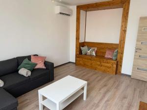 Malompart Apartman的休息区