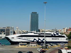 Fotografie z fotogalerie ubytování Grey Suite at Piraeus Port v destinaci Piraeus