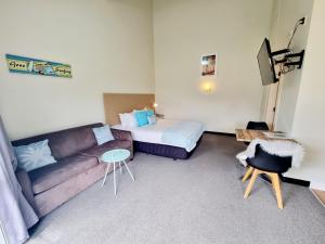 Posezení v ubytování Southpacific Motel