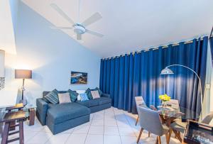 Posezení v ubytování Beach Living at Island Pine Villas BLF + 18 fotografií