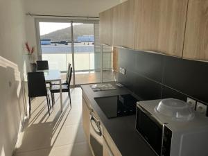 Η κουζίνα ή μικρή κουζίνα στο Le SERRA