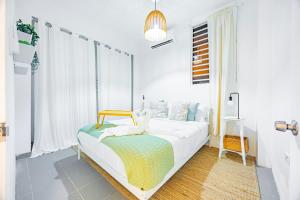 Ένα ή περισσότερα κρεβάτια σε δωμάτιο στο Oceanview Escape Private Pool Villa