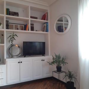 Μια τηλεόραση ή/και κέντρο ψυχαγωγίας στο El balconín de Candás
