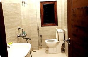 Fotografie z fotogalerie ubytování Riverside Palm Deluxe Double Room with AC in a house near Kamakhya and IHR v destinaci Guváhátí