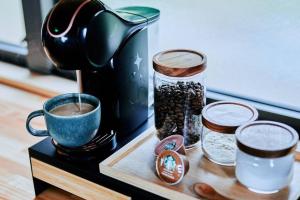 Kemudahan buat kopi dan teh di 相模湾と熱海の街を一望できるサウナと半露天温泉の一軒家