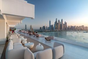 Balkón nebo terasa v ubytování FIVE Palm Jumeirah - 2 Bedrooms & Maid Room in a Splendid Resort - ModernLux