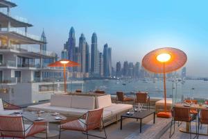 Posezení v ubytování FIVE Palm Jumeirah - 2 Bedrooms & Maid Room in a Splendid Resort - ModernLux