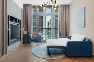 Uma área de estar em Paramount Hotel Midtown