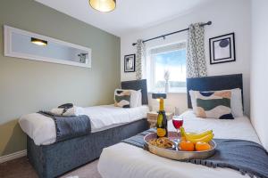 Fotografie z fotogalerie ubytování Special Offer! Harton House - Perfect for Contractors & Groups - Long Stays Welcome - Driveway Parking, Fast Wifi, SmartTV with Netflix by Yoko Property v destinaci Redcar