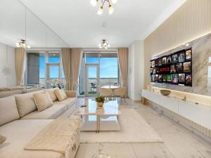 Posezení v ubytování Luxury Apt in Business Bay Water canal view