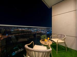 Balkón nebo terasa v ubytování Luxury Apt in Business Bay Water canal view