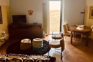 TV a/nebo společenská místnost v ubytování Luce nei Sassi Eleganza e Belvedere