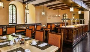 Restaurace v ubytování Hotel Klösterle Nördlingen - in Kürze elaya hotel kloesterle noerdlingen