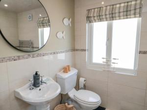 Ένα μπάνιο στο 6 Clarence Place +23 φωτογραφίες