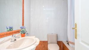 Łazienka w obiekcie Apartamentos Topacio Unitursa
