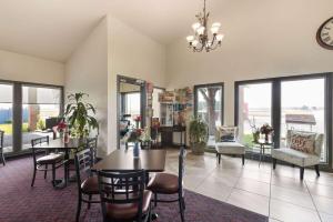 Posezení v ubytování Days Inn by Wyndham Ritzville