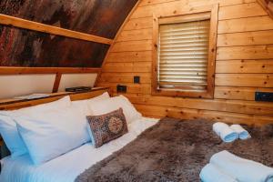 Postel nebo postele na pokoji v ubytování Wild Wren - A Nordic Getaway