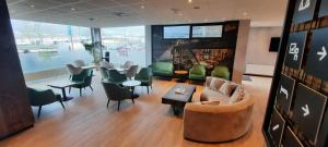 Posezení v ubytování B&B HOTEL Mons Gare