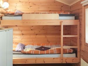 Palanda nebo palandy na pokoji v ubytování Holiday Home Tuunaantupa 2 f by Interhome + 9 fotografií