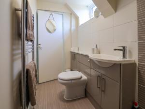Bilik mandi di 30 Fleet Street +24 gambar