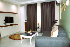 TV a/nebo společenská místnost v ubytování THE MOST HOTEL