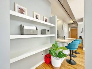 Fotografie z fotogalerie ubytování Boho Studio Loft Meets Luxury in OTR Cincinnati! v destinaci Cincinnati