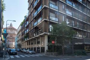 The building in which Az apartmant is located