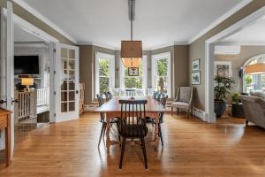 Gallery image of Luxurious Hidden Gem in the Heart of Manchester Center in Manchester Center +28 photos