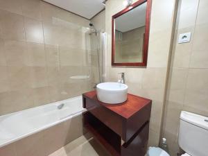 Koupelna v ubytování Sunset Haven - La Torre Golf Resort + 11 fotografií