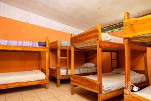 Postel nebo postele na pokoji v ubytování Manuel Antonio Hostel