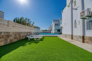 Bazén v ubytování El Refugio de Aitana by Homestaygranacanaria nebo v jeho okolí