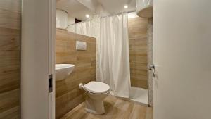 A bathroom at Hotel Messner