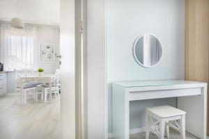 Fotografia z galérie ubytovania APARTAMENTY "LA VILLA" SUPERIOR II z dwoma sypialniami, balkonem, parkingiem, blisko centrum v destinácii Kudowa-Zdrój + 37 fotografií