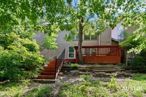 Zahrada ubytování Spacious ATX Apt with Private Deck and All Essentials