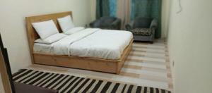 Uma cama ou camas num quarto em Mount View Hotel Skardu