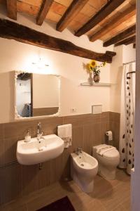 Kúpeľňa v ubytovaní Casa Vacanze Angelica + 36 fotografií