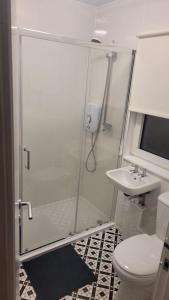 2 bed highland home base for Isle of Skye and Lochalsh的一间浴室