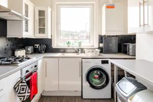 Η κουζίνα ή μικρή κουζίνα στο Castle View 2 Bedroom Apartment in Town Centre +11 φωτογραφίες