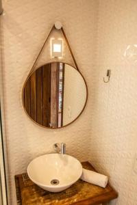 Phòng tắm tại 3 - Apto com Jacuzzi e Vista Mar - Morada do Ganso +39 ảnh