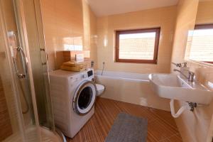 Koupelna v ubytování PARADAJS City Center Apartments - 24h self check-in & free private parking