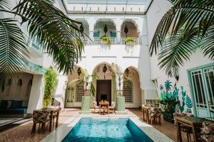 Bazén v ubytování Riad Assouel et Spa By La Siredrah nebo v jeho okolí