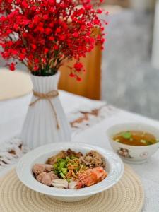 Makanan di atau berdekatan resort