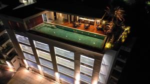 Bazén v ubytování Elite Atoll Serviced Apartments Phuket nebo v jeho okolí