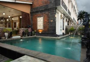 Bazén v ubytování Batukaru Garden 5 Bali Sevilla Residence nebo v jeho okolí