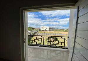 Balkón nebo terasa v ubytování Batukaru Garden 5 Bali Sevilla Residence