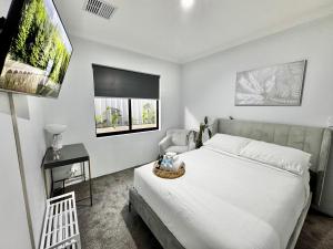 En eller flere senge i et værelse på Modern & Chilled Stay in Bayswater